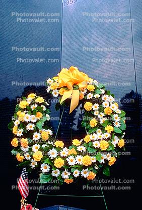 Flower Wreath, ribbon, Vietnam Veterans Memorial
