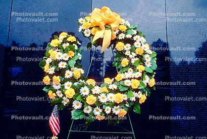 Flower Wreath, ribbon, Vietnam Veterans Memorial