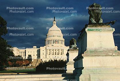 United States Capitol, Monkey Statues