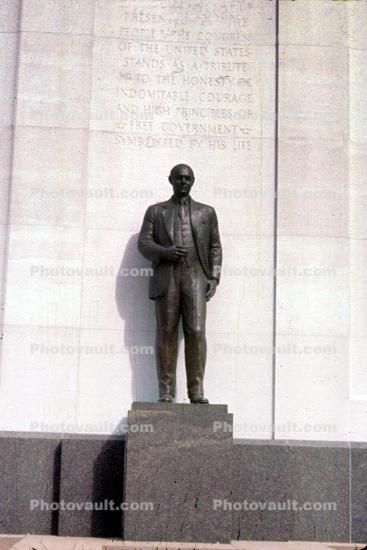 Statue of Robert Taft, Bronze, art, artform, The Robert A. Taft Memorial