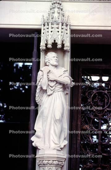 Statue, Washington National Cathedral