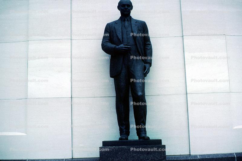 Statue of Robert Taft, Bronze, art, artform, The Robert A. Taft Memorial, September 1957, 1950s