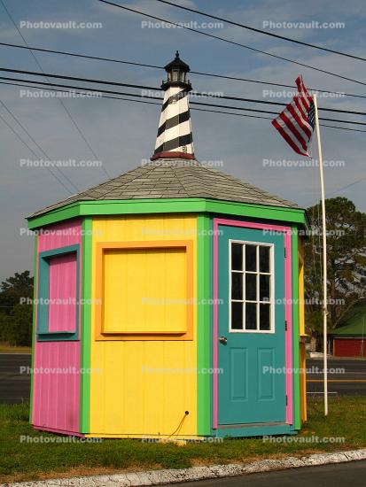Colorful Shack, octagon