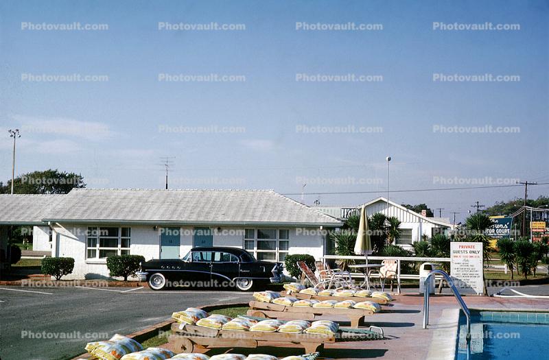 Monticello Court Motel, Oldsmobile, building, car, Myrtle Beach, 1959, 1950s