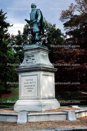 Captain John Smith, Statue