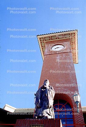Historic Confucius statue, Chinese Clock tower, Maunakea Marketplace, Chinatown, Honolulu