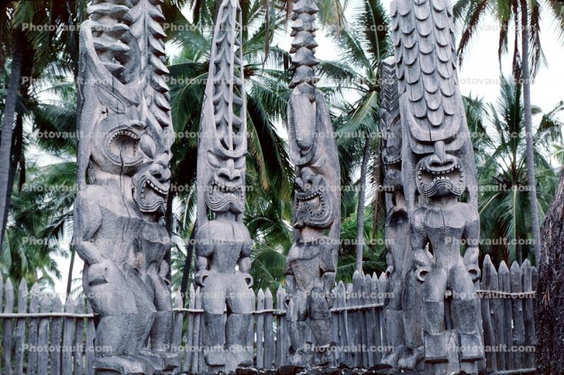 amazing wood statues, Pu'uhonua o Honaunau National Historical Park