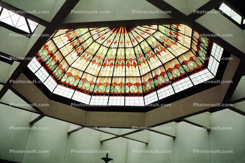 Stamford Court Hotel, Stained glass dome