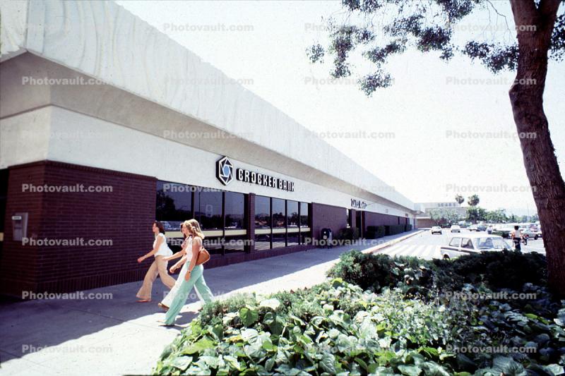 Crocker Bank building, women walking, 1970s