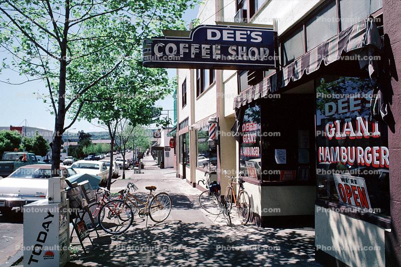 Dee's Coffee Shop, art deco sign, sidewalk