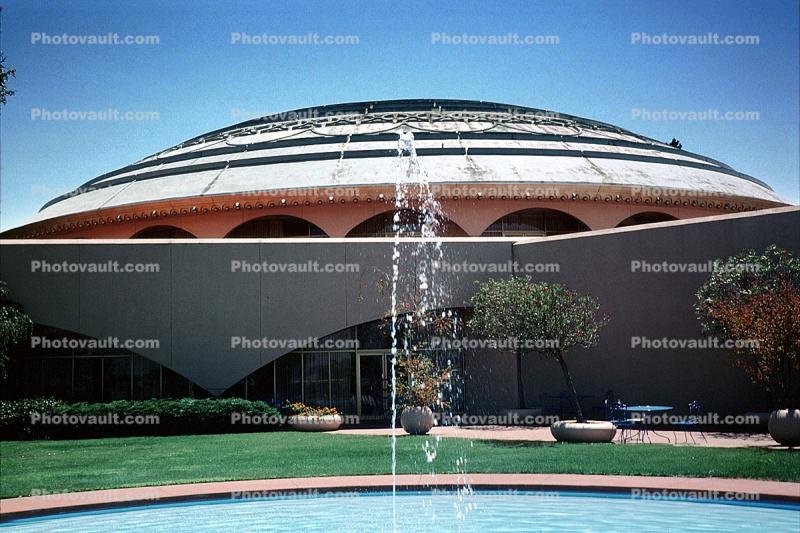 Marin County Civic Center, Pool, dome, water fountain