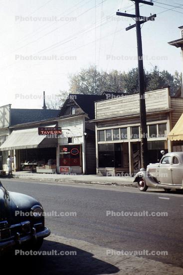 Rod's Tavern, shops, buildings, cars, 1940s