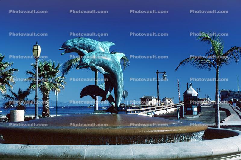 Stearns Wharf, Dolphin Water Fountain, 9 February 1988