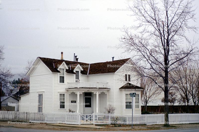 Bishop, Owens Valley, Home, House, Picket Fence, Bare Tree