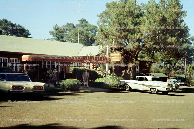 Cambria Pines Lodge, Ford Fairlane, Thunderbird, 1950s