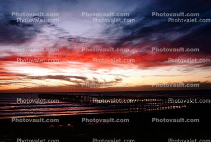 Pacific Ocean, Pier, Waves, Sunset, Sunclipse, Oceanside, dawn, dusk, twilight