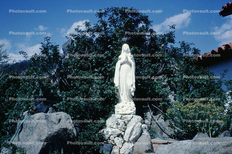Mission San Diego de Alcal?, Mother Mary Statue