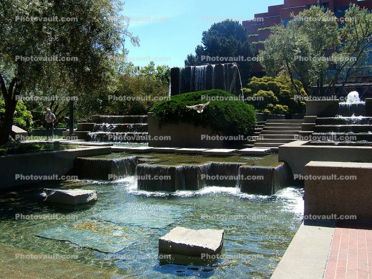 Levi Strauss Plaza Fountain, building, detail