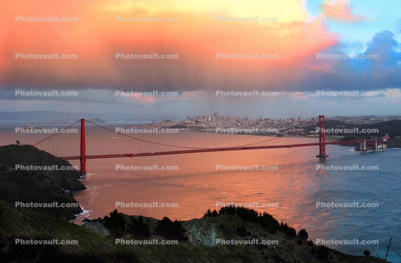 Golden Gate Bridge, Panorama, Sunset and Cumulus Cloud