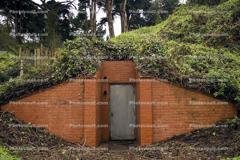 Tunnel Entrance, Bunker, Ivy, Brick, The Presidio