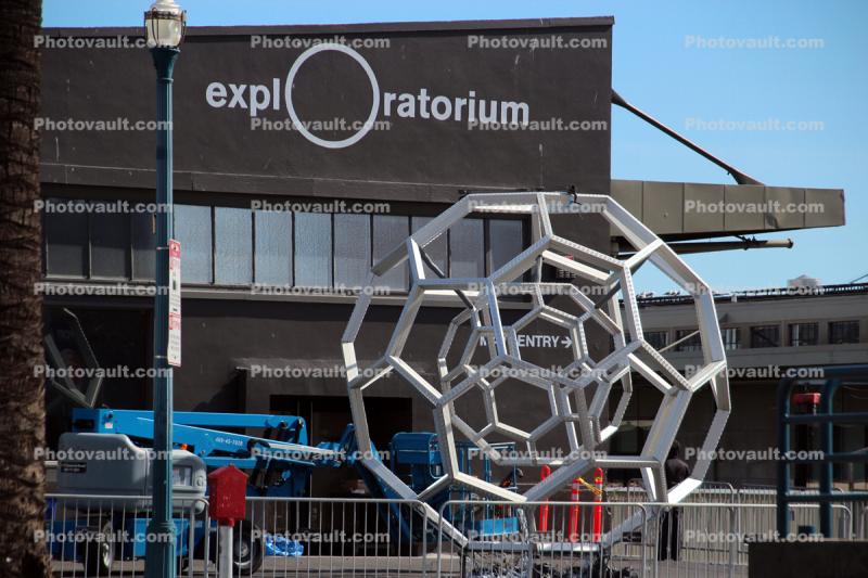 Exploratorium, building