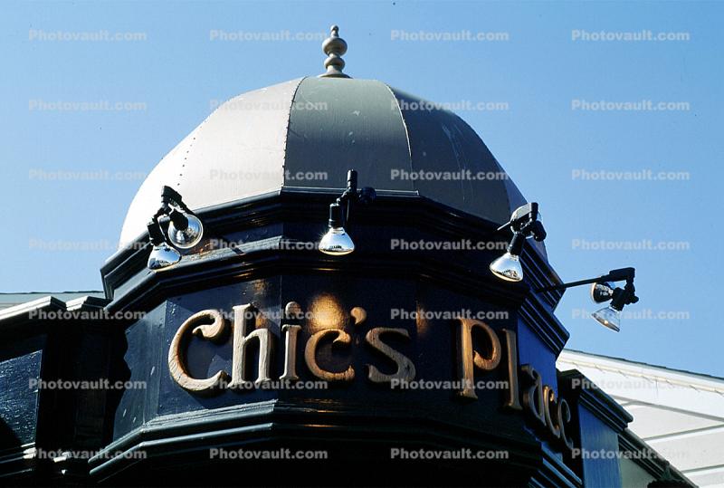 Chic's Place, Dome, building, detail