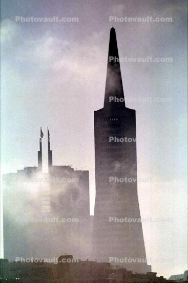 Tweezer Tower, Pyramid, 345 California Center Building, fog