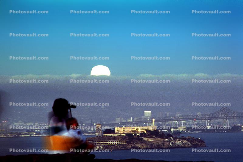 Moonrise over the eastbay hills, Oakland