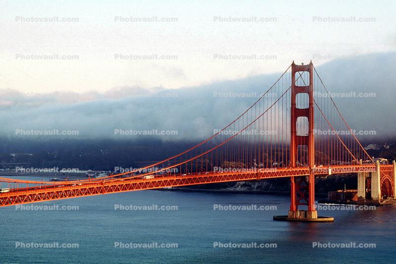 Golden Gate Bridge, Fog