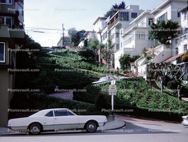 Lombard Street, Oldsmobile, homes, houses, cars, steep, 1960s, 1968