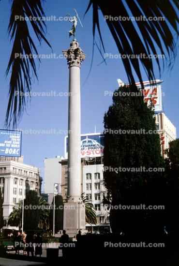 Monument dedicated to Admiral George Dewey, Union Square, 1960s