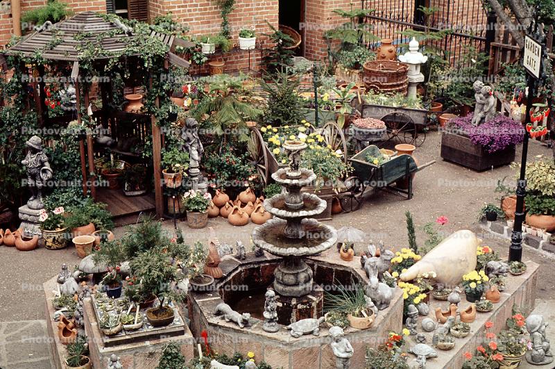 The Cannery, water fountain, 1950s