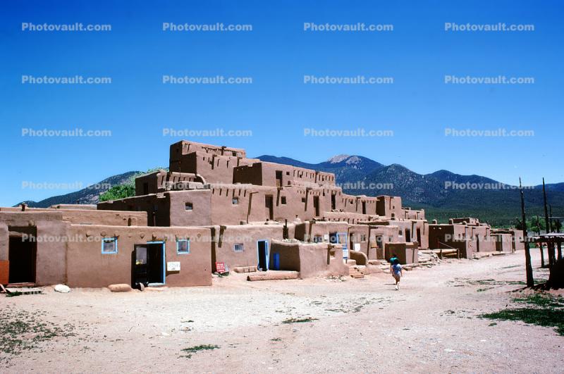 Walls, dirt road, Mountain Range, Pueblo de Taos