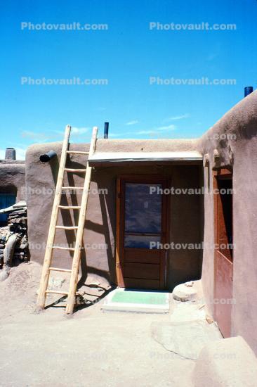 Pueblo de Taos, Ladder