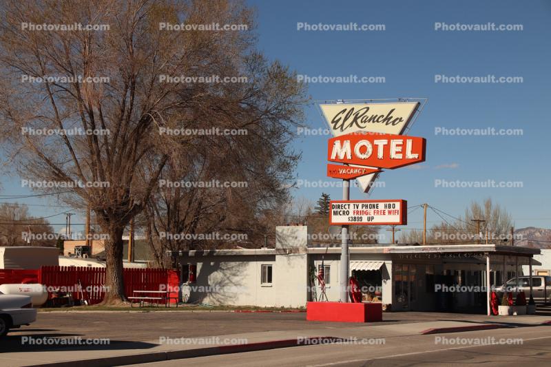 El Rancho Motel Sign