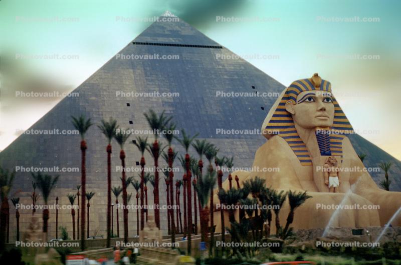Luxor Pyramid, Casino