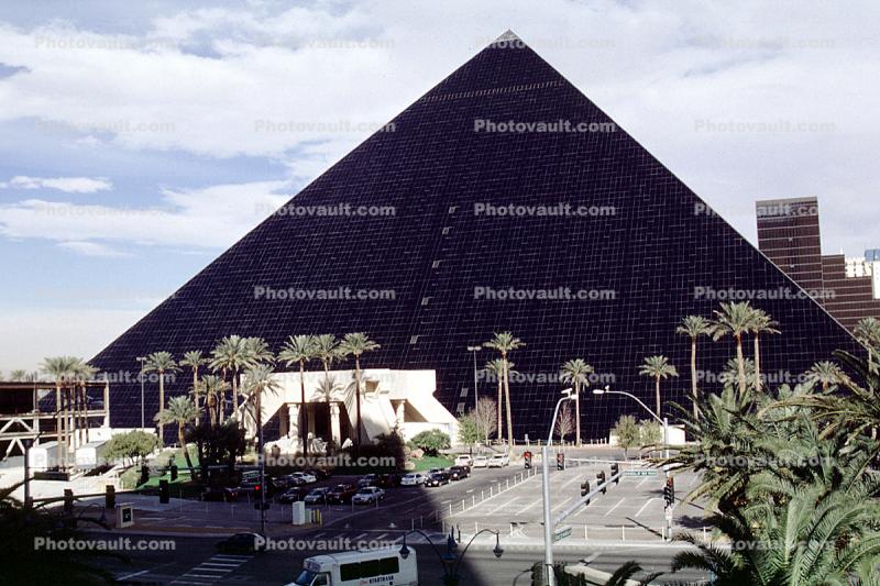 Luxor Pyramid, Hotel, Casino, building