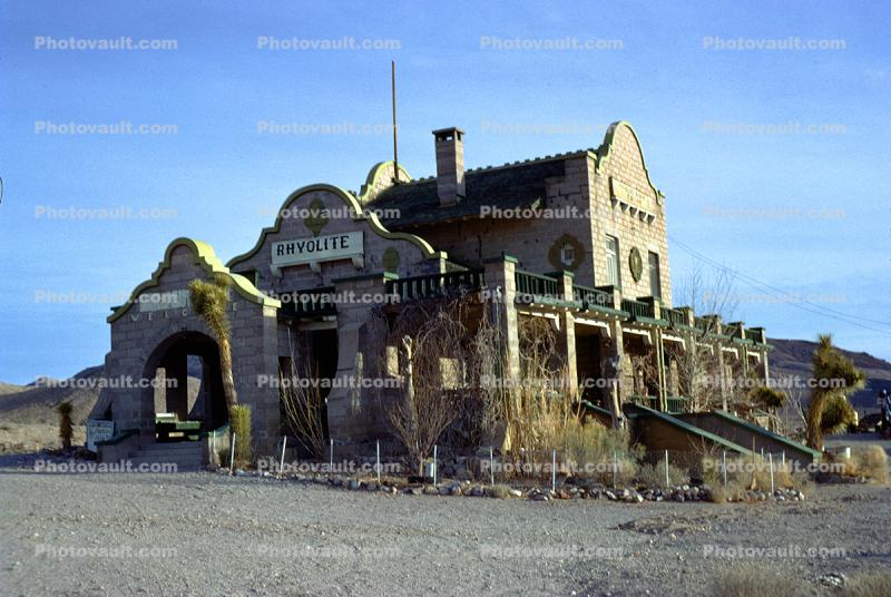 Rhyolite Train Station, Building