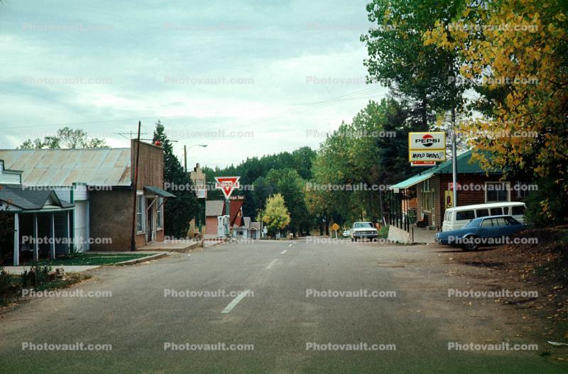 town, cars, vehicles, Automobile, Beulah, October 6 1968, 1960s