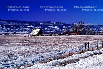 Home, House, fence, rural, snowy fields, ice, cold, mountains, barn, Del Norte