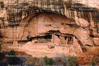 Oak Tree House, Cliff Dwellings, Cliff-hanging Architecture