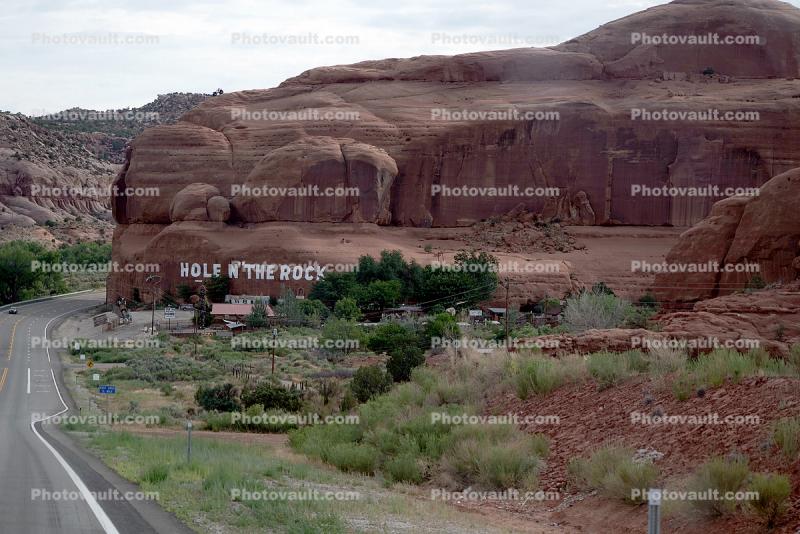 Hole n The Rock, tourist trap, rocks