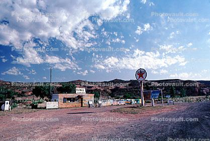 Texaco Gas Station, Dirt Road, Cisco, unpaved