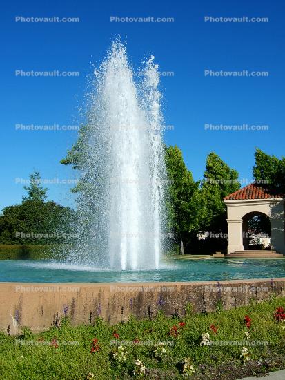 Blackhawk Plaza, landmark Water Fountain, aquatics, 3 July 2005