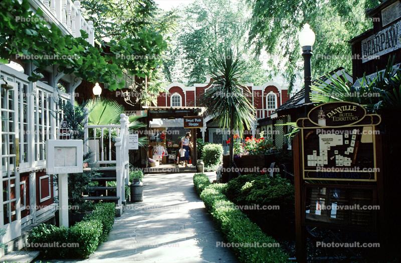 Downtown Pleasanton Shops, Stores, Buildings, 14 May 1984
