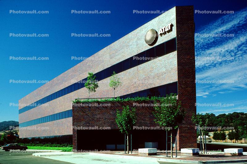 AT&T Office Building, 24 August 1985