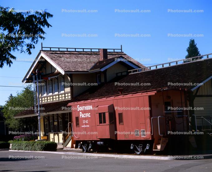 Red Caboose, Southern Pacific, Building, Danville Station, Depot, 3 July 2005