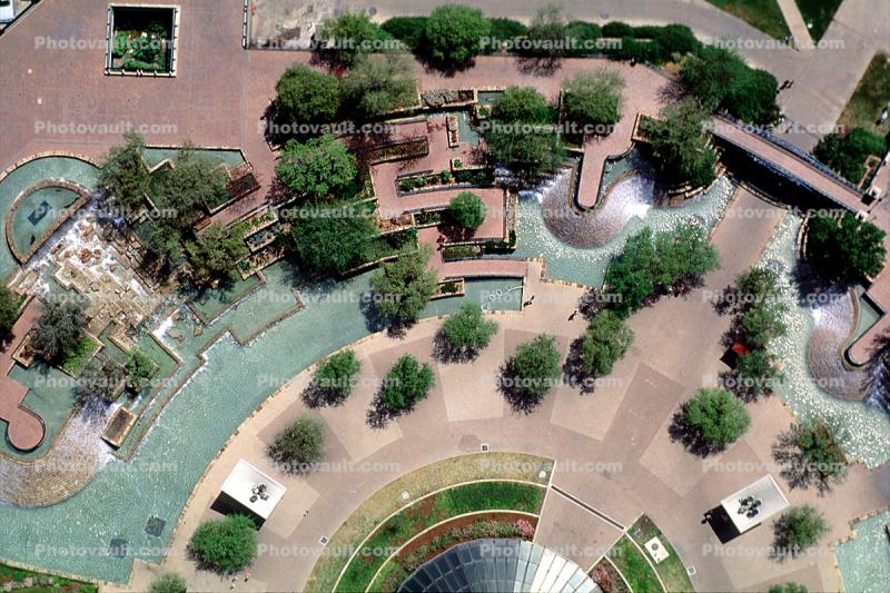 Footbridge, arc, arch, path, walkway, garden, lawn, Water Fountain, aquatics, San Antonio, 25 March 1993