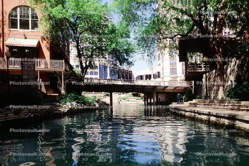 River, stream, buildings, trees, Paseo del Rio, the Riverwalk, San Antonio, 25 March 1993