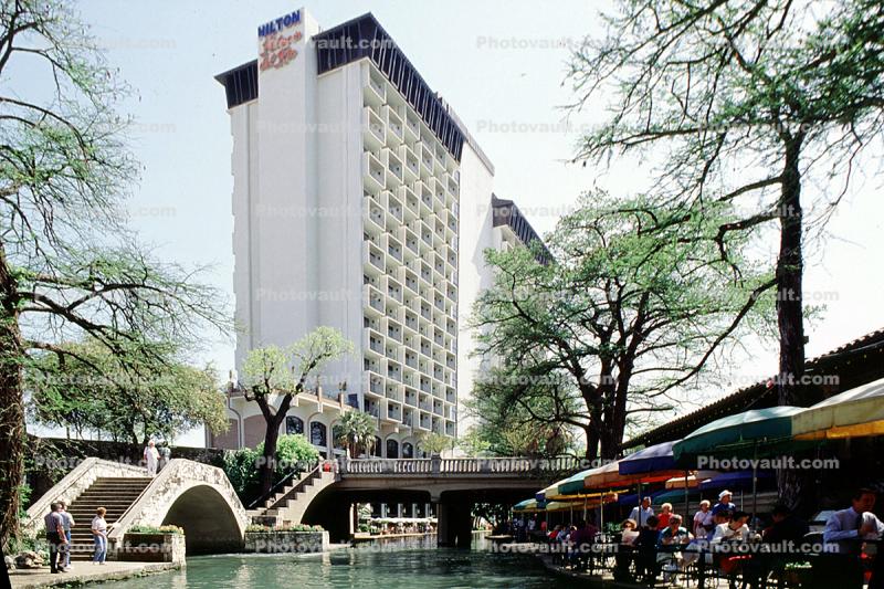 Hilton Hotel, Palace Del Rio, Footbridge, highrise, River, Restaurants, trees, water, building, Paseo del Rio, the Riverwalk, San Antonio, 25 March 1993